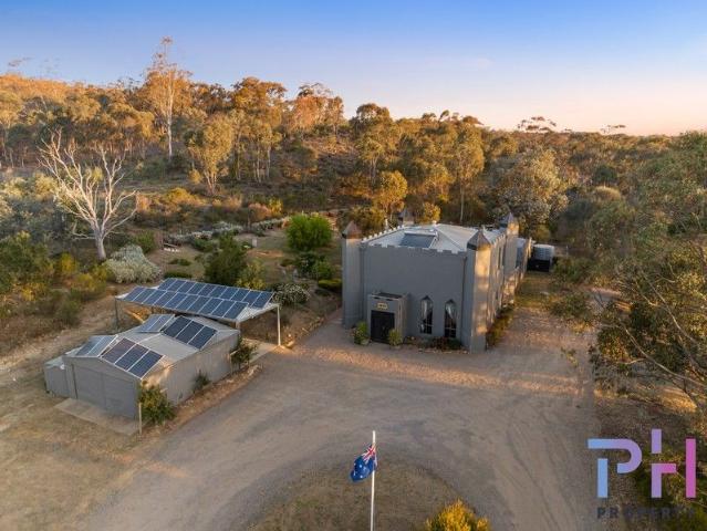 OFF GRID HEAVEN LEA CASTLE ON NATURE'S DOORSTEP