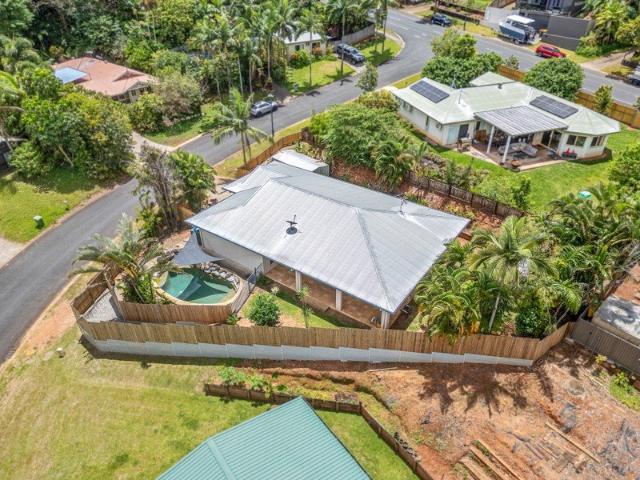 Like A Breath Of Fresh Air Spacious Family Home With Inground Pool And Views