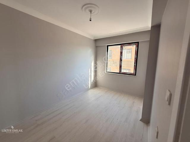 Likite Emlak'tan Sitede Satılık 3+1 Merkezde