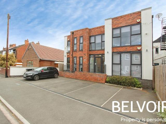 Lily Grove, Beeston, NG9 2 bed flat to rent £1,100 pcm £254 pw