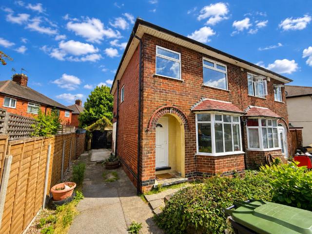 Lilac Crescent, Nottingham, NG9 3 bed house to rent £1,250 pcm £288 pw