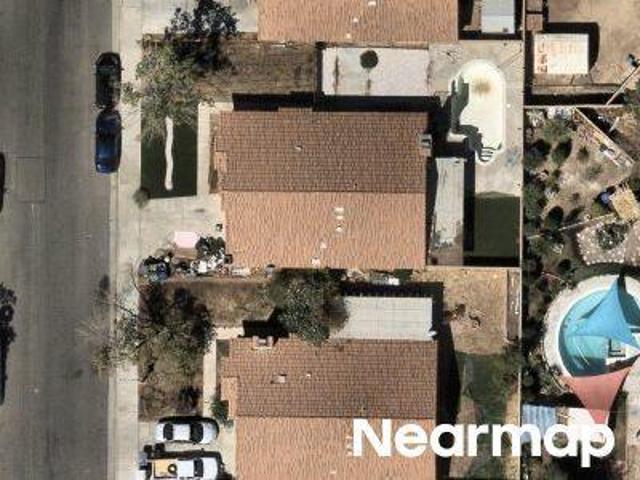 Lilacview Ave
