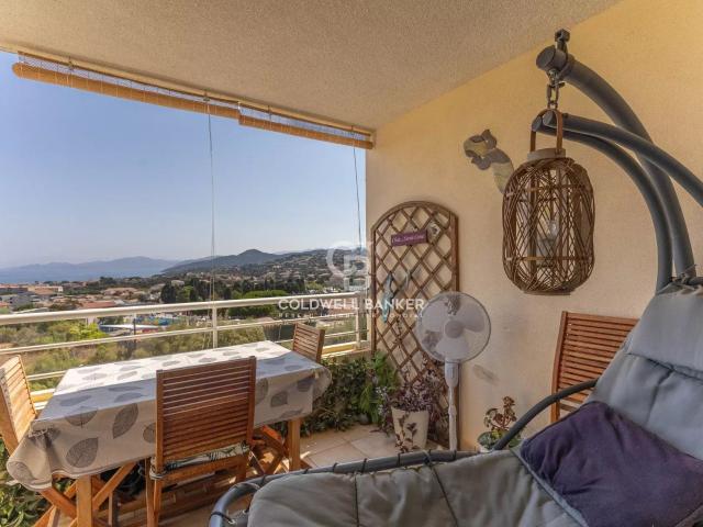 L'ile rousse Beau T2 vue mer & terrasse 47m² L'Ile Rousse