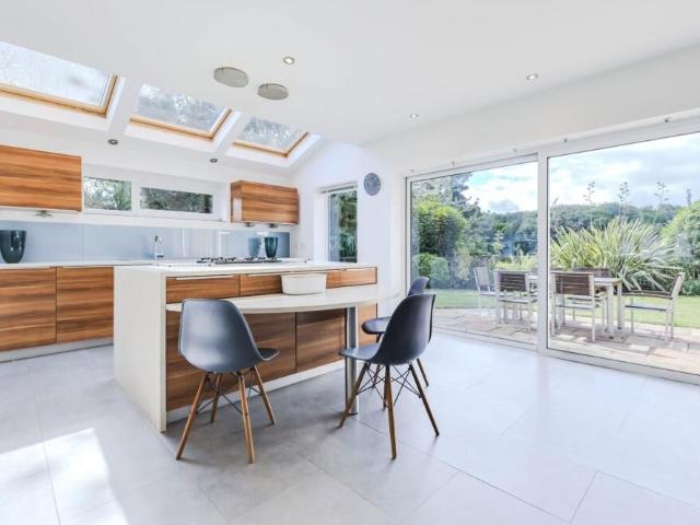 Lilie Rod, London SW6, 3 bed flat to rent, £6,400 pcm | PrimeLocation