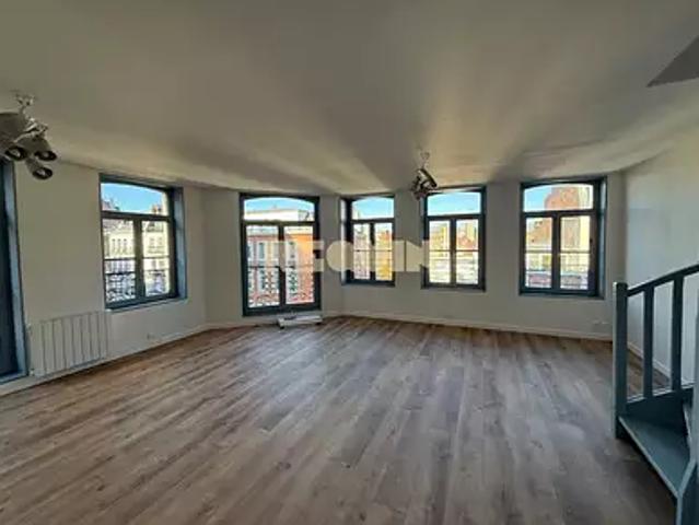 Lille 59000 Achat / Vente appartement 4 pièces t4 au dernier étage