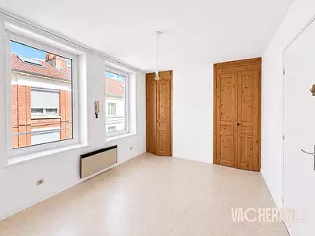 Lille 59000 Achat / Vente appartement 2 pièces t2 au dernier étage