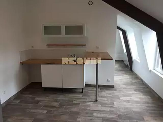 Lille 59000 Achat / Vente appartement 2 pièces t2 au dernier étage