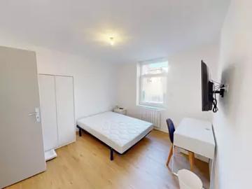 Lille 59000 Location maison 7 pièces t7 au dernier étage