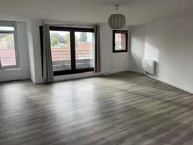 Lille 59800 Location appartement 4 pièces t4 au dernier étage garage