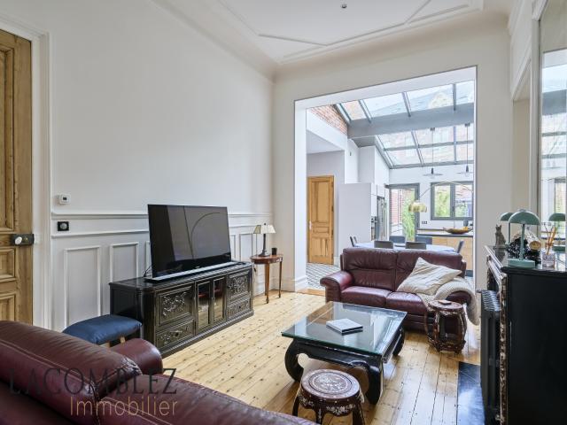 Lille vauban Magnifique maison Bourgeoise de 217 m2 avec jardin et garage !