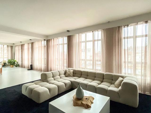 Lille VIEUX LILLE Loft à vendre – 7 pièces – 319,42m² loi Carrez 4 chambres Terrasse Stationnement Ascenseur