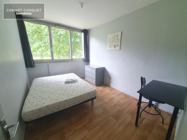 LILLE CORMONTAIGNE ENTRE VAUBAN ET CHR ENTRE METROS CORMONTAIGNE PORT DE LILLE F5 FAMILIAL MEUBLE AVEC CAVE Disponible de suite