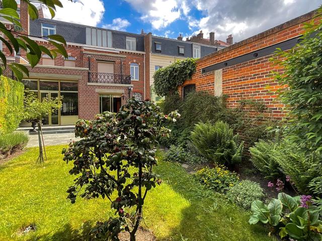 Lille CORMONTAIGNE Maison à vendre 10 pièces 470 m² 6 chambres Jardin Ascenseur Garage