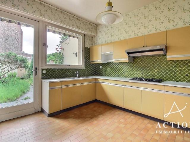 LILLE MAISON SEMI INDIVIDUELLE 142 M² 4 5 CHAMBRES JARDIN ET GRAND GARAGE