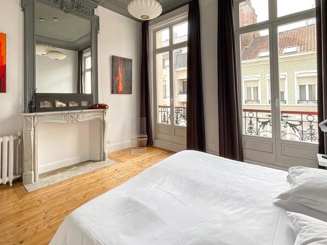 Lille RÉPUBLIQUE Appartement à vendre 5 pièces 234,16 m² loi Carrez 4 chambres Terrasse Cave Parking