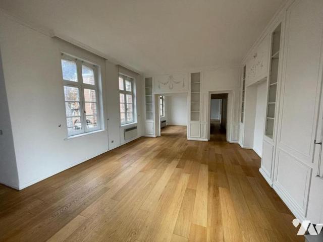 LILLE RESIDENCE SERVICES AU COEUR DU VIEUX LILLE Appt 79 m²