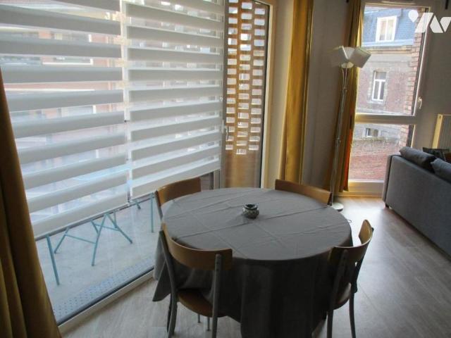 Lille rue Malpart prox porte de Paris, bel apt T2 meublé 52m2, balcon.890€ et 55€ ch+ stat 50€