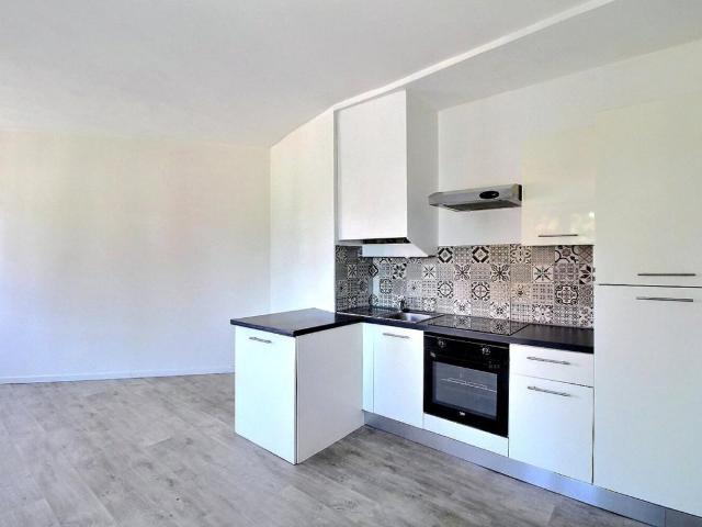 LILLE SAINT MAURICE PELLEVOISIN APPARTEMENT T2 DE 40M²