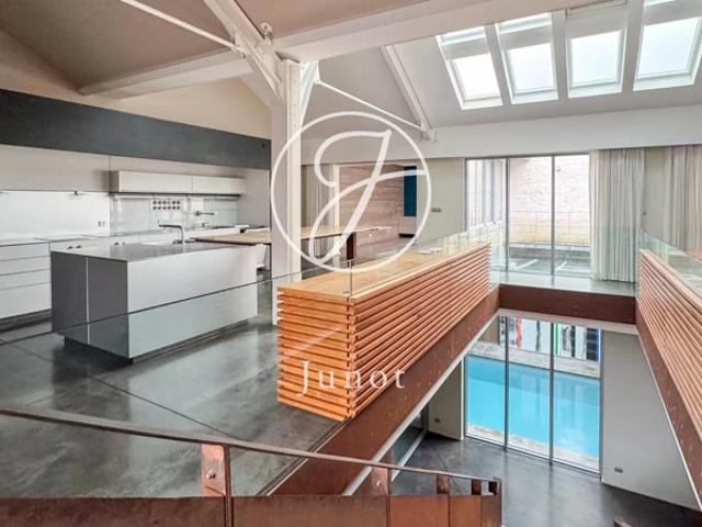 Lille SAINT MICHEL Loft à vendre – 6 pièces – 434,70m² – 4 chambres – Patio – Terrasse – Piscine intérieure – Parkings