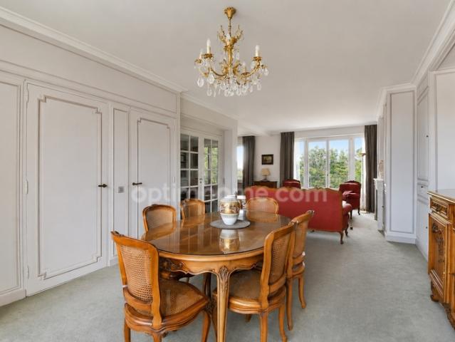 Lille / Square Foch – Appartement de standing de 126 m² avec parking, cave et chambre de bonne