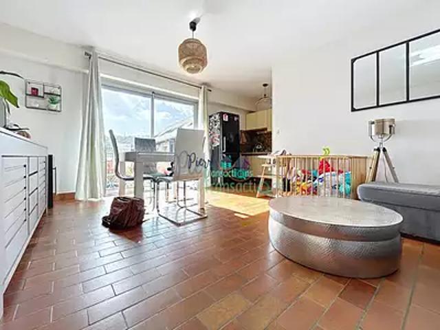 Lillebonne 76170 Achat / Vente appartement 3 pièces t3 au dernier étage parking