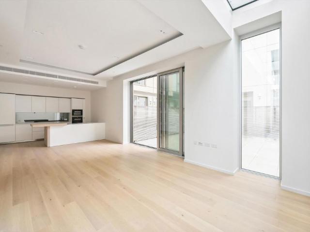 Lillie Square, Earls Court, London, SW6 2 bed flat to rent £6,283 pcm £1,450 pw