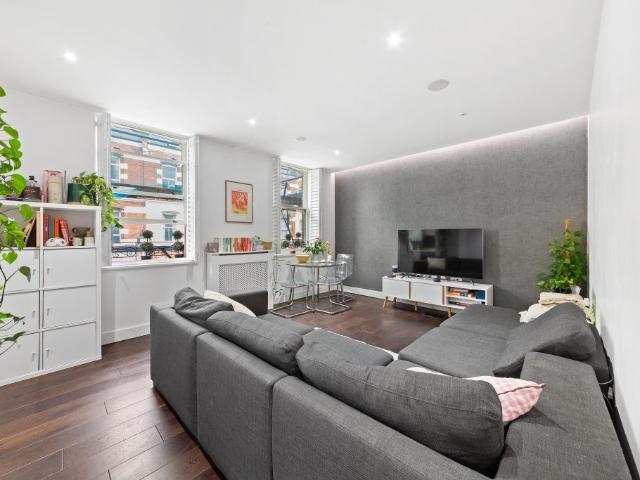 Lillie Road, Fulham SW6, 2 bed flat to rent, £3,000 pcm | PrimeLocation