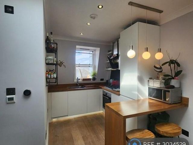 Lillie Road, London, SW6 1 bed flat to rent £1,950 pcm £450 pw