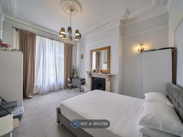 Lillie Road, London SW6, 3 bed flat to rent, £3,850 pcm | PrimeLocation