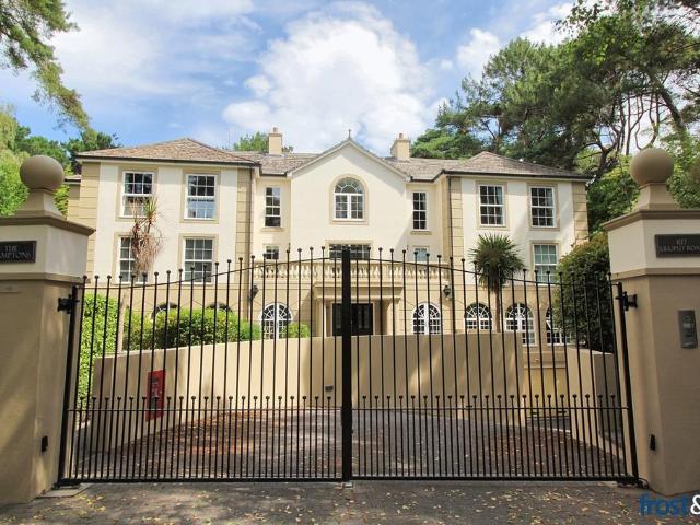 Lilliput Road, Lilliput, Poole 2 bed apartment to rent £1,695 pcm £391 pw