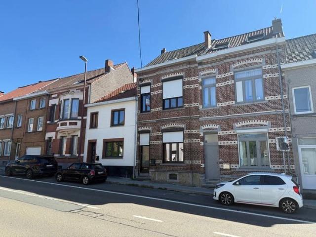 LILLOIS – Maison de caractère avec jardin et beaux volumes