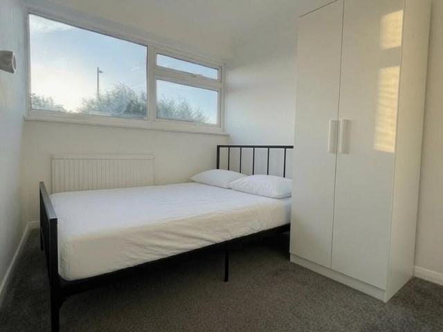 Lip Hook Close, Hornchurch RM12 5 bed house share to rent £795 pcm £183 pw
