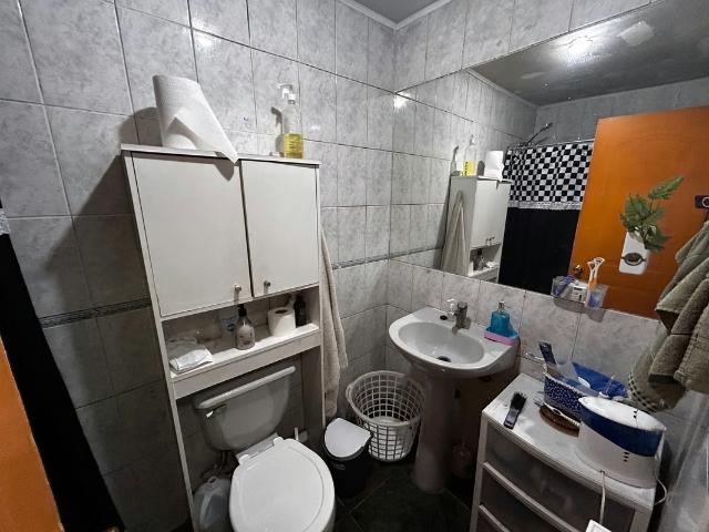 Liquidación Casa semi industrial, 3D, 2B, 5 E 1506 | dormitorios por 220000. 00 en La Cisterna