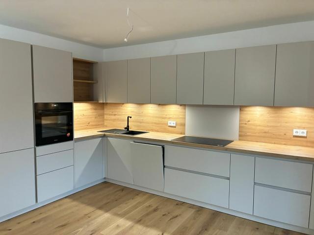 LIST PELIKAN | ERSTBEZUG | hochwertige 3 Zimmer Wohnung im 1.OG mit EBK