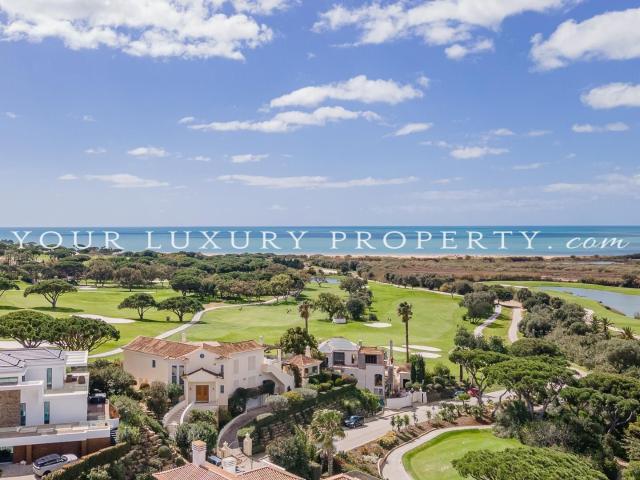 Listagem confidencial à venda em Vale do Lobo | Frente de Golfe