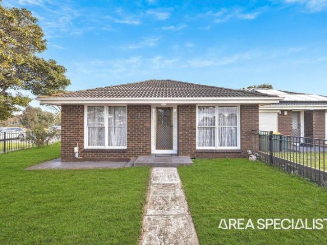 Listed AS Charming, Comfortable & Convenient Living in Werribee Secondary School Zone !