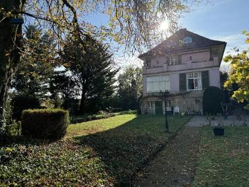 Listed Killesberg villa with garden