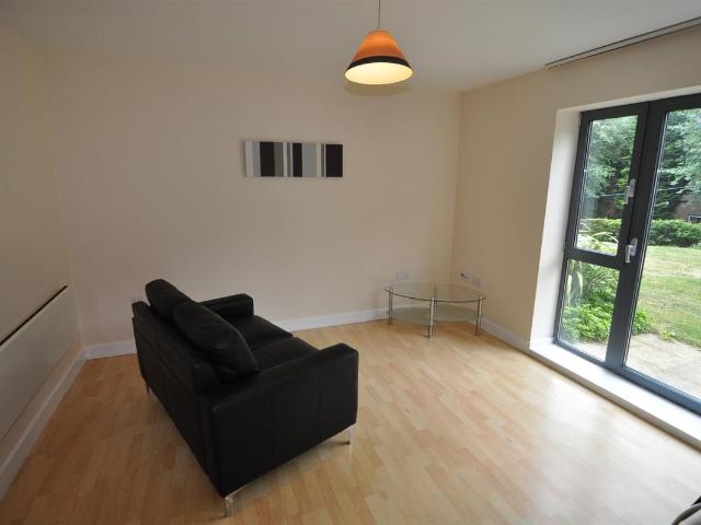 Lister Court, Bradford BD8, 1 bed flat to rent, £650 pcm | PrimeLocation