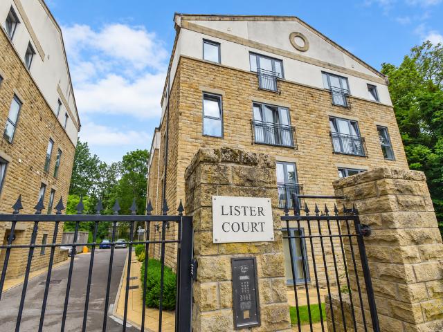 Lister Court, Bradford BD8, 2 bed flat to rent, £750 pcm | PrimeLocation