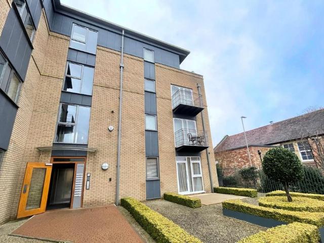 Lister House, Boston Spa LS23 2 bed apartment to rent £1,375 pcm £317 pw