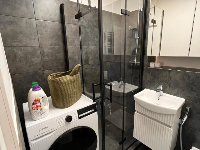 Listing | Balcony with Canal View | Air Conditioning | 39 sqm | Workspace | WiFi 100+ Mbps, Hannover Amsterdam Apartments for Rent