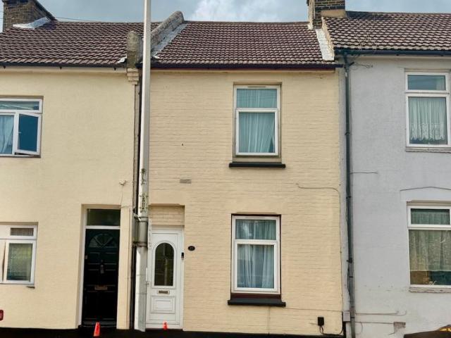 Listmas Road, Chatham ME4, 2 bed terraced house to rent, £1,200 pcm | PrimeLocation