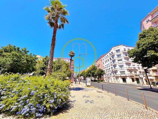LISBON CENTER / ALVALADE Roma metro station, apart. 4 bedrooms with 3 wc. / ideal for big family