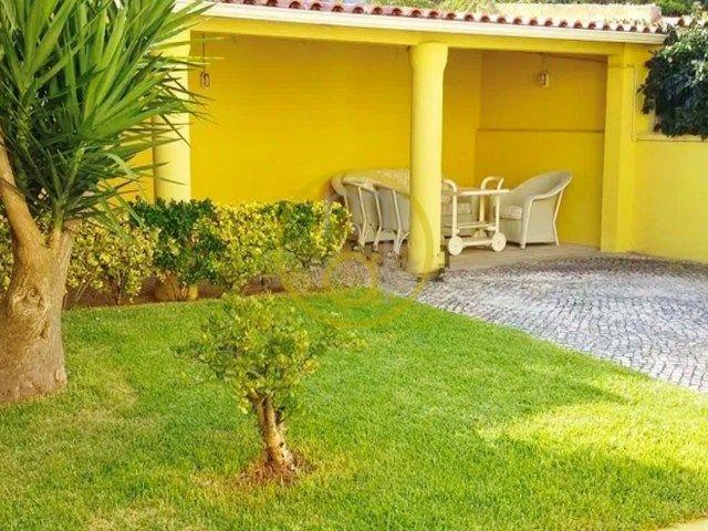 LISBON house V4 in RESTELO with garden 100m2. Parking