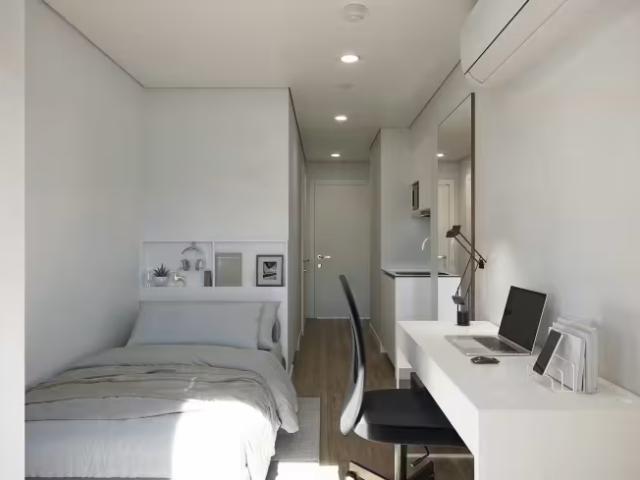 Lisbon Lisbon 1750 97912430