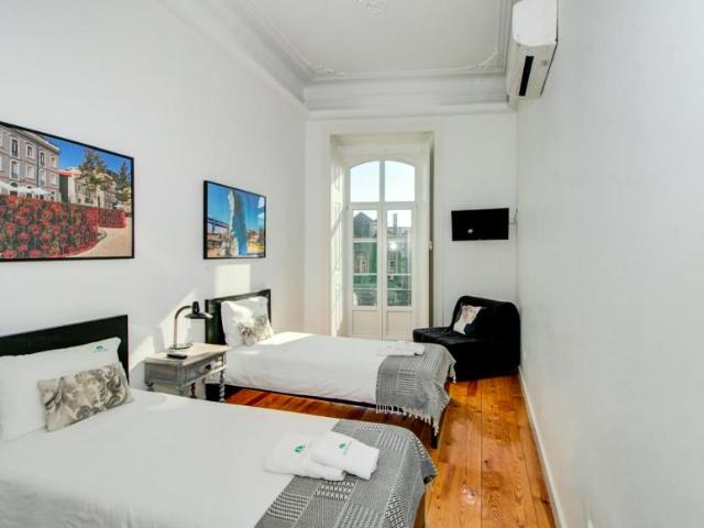 Lisbon Lisbon 1300 114 103325335