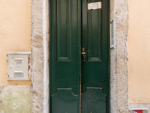 Lisbon Lisbon 99382640