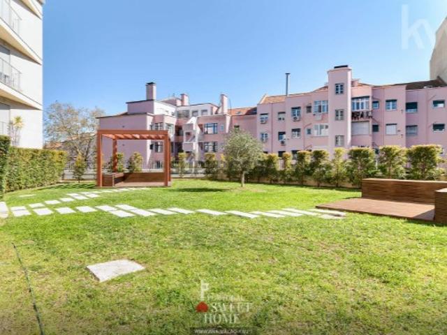 Lisboa, Areeiro Apartamento T2 Duplex com 189 m² e 2 lugares de garagem