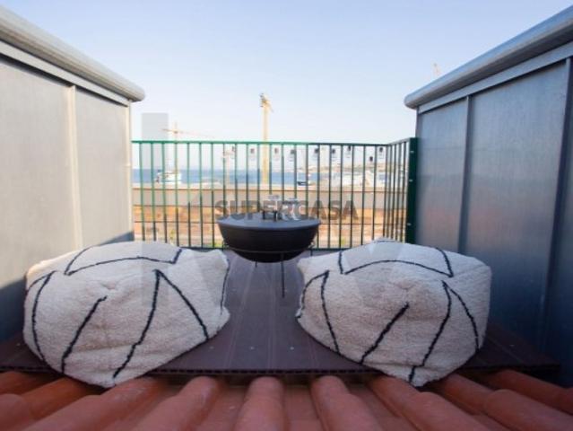 Lisboa, Penthouse Moderna em localização Premium, com terraço e vista rio