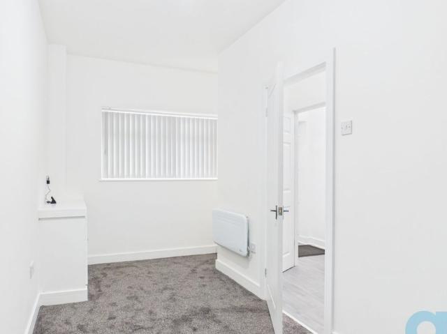 Lisburn Lane, Liverpool L13, 1 bed flat to rent, £750 pcm | PrimeLocation